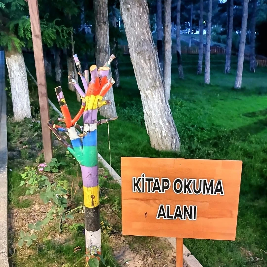 Bolvadin'de Kitapla Büyüme Etkinliği Düzenlendi