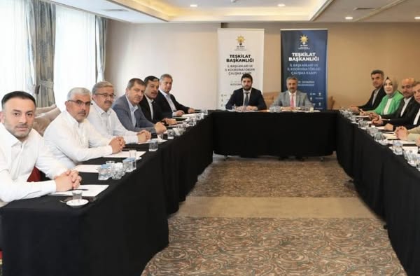 AK Parti'den Kızılcahamam'da Çalıştay: Hedefler ve Stratejiler Masaya Yatırıldı