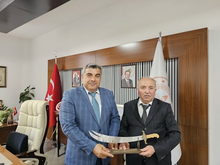 Afyonkarahisar İl Milli Eğitim Müdürlüğüne Ziyaret: Hacı Bektaş ı Veli Kültür Dernekleri Federasyonu Genel Başkanı Miraç Sünnetci'yi Ziyaret Etti