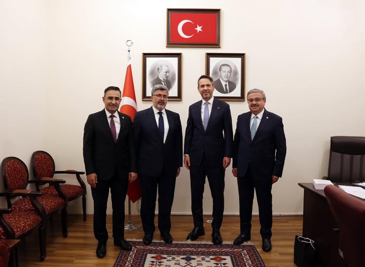 Ak Parti Milletvekili Yurdunuseven, Bakan Bayraktar ile Doğalgaz Yatırımlarını Görüşü