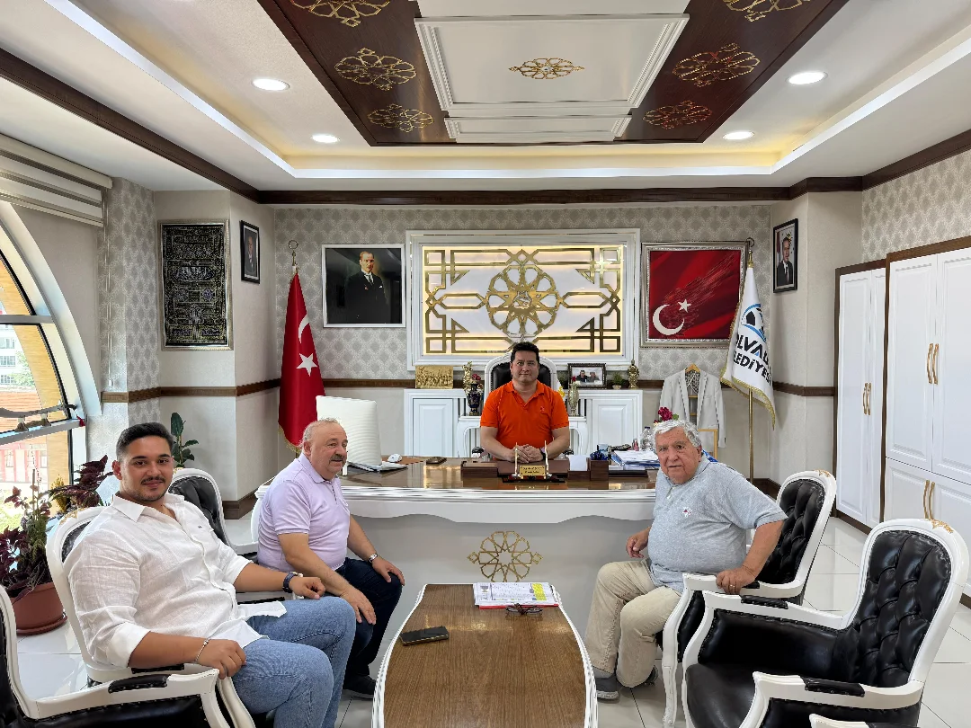 Bolvadin'de Hayırsever Destekleriyle Parklar Yenileniyor, Çocuklar Oyun Parkına Kavuşuyor