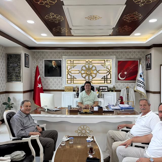 Bolvadin Belediye Başkanı Aynacı'yı Emekli Öğretmen Ziyareti