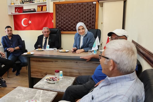 Afyonkarahisar Valisi Güran Yiğitbaşı, Demiryolları Emeklileri Derneğini Ziyaret Etti