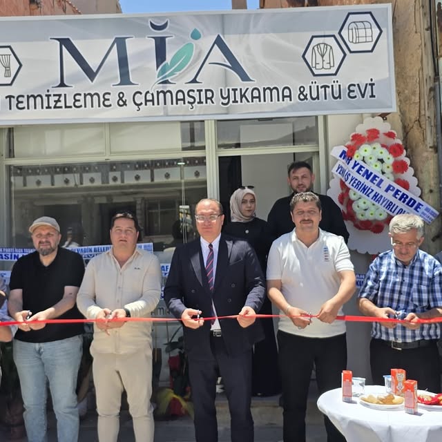 Bolvadin'de Yeni İşletme Açıldı: MİA Kuru Temizleme Kapılarını Açtı