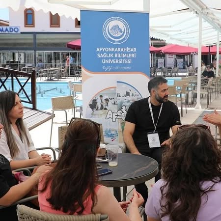 Afyonkarahisar Sağlık Bilimleri Üniversitesi'nde İlk Bilim Kafe Etkinliği Düzenlendi
