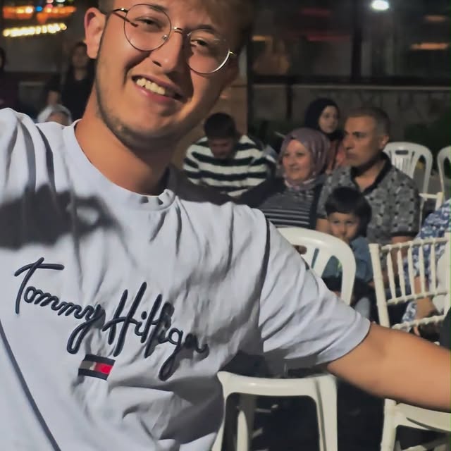 Bolvadin'de Grup Efsane Konseriyle Unutulmaz Bir Akşam