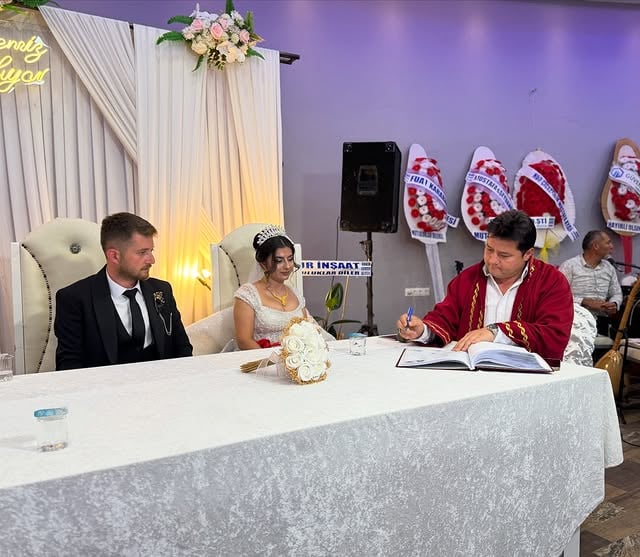 Bolvadin Belediye Başkanı Aynacı, Personelinin Nikahını Kıyarak Mutluluklarına Şahit Oldu