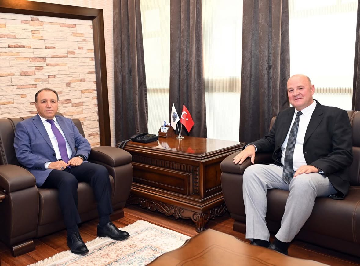 Afyonkarahisar İl Kültür ve Turizm Müdürü, AKÜ Rektörünü Ziyaret Etti