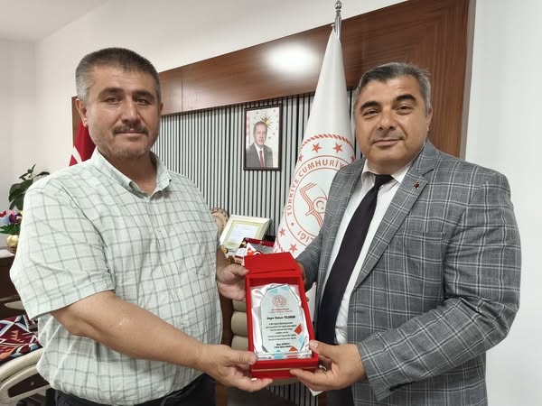 Afyonkarahisar'da Görev Süresi Dolulan Şube Müdürlerine Teşekkür Plaketi