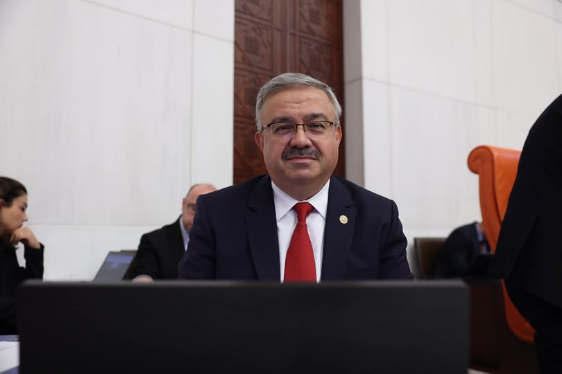 Ak Parti Milletvekili Yurdunuseven TBMM'de Nöbetçi Divan Üyesi Görevine Devam Ediyor