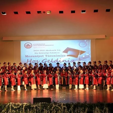 AFSÜ Diş Hekimliği Fakültesi Üçüncü Dönem Mezunlarını Verdi