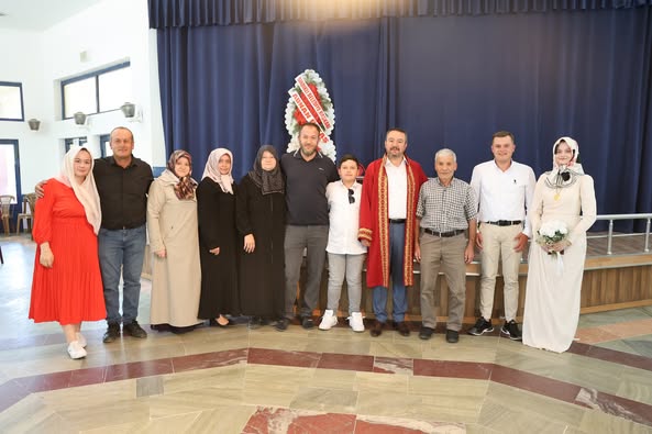 Sandıklı Belediye Başkanı Öztaş, Karaşahan ve Özdemir Ailelerinin Nikâh Törenine Katıldı