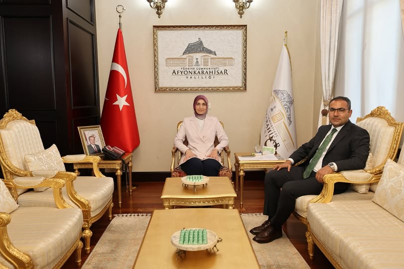 Afyonkarahisar Valisi Yiğitbaşı, İdare Mahkemesi Başkanı Ayna'yı Yeni Görevinde Ziyaret Etti