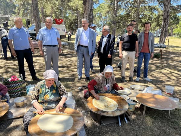 Ak Parti Milletvekili Yurdunuseven Sinanpaşa Tazlar Köyünde Katmer Şenliği’ne Katıldı