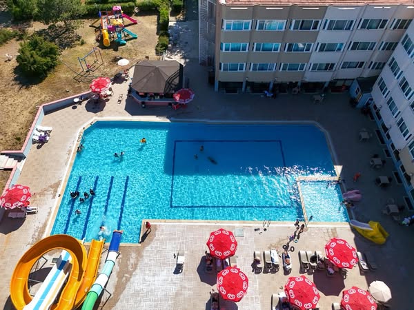 Sandıklı Belediyesi Termal Otel Açık Havuzu Sezona Başladı