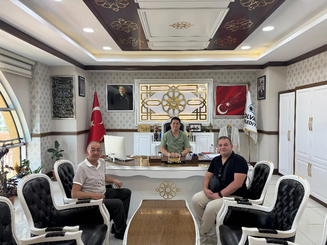 Bolvadin Belediye Başkanı Aynacı, İbrahim ve Yüksel Eroğlu'nu Makamında Ağırladı