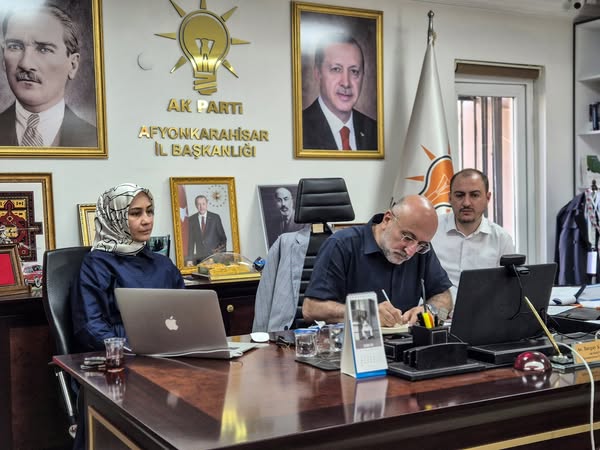 AK Parti Afyonkarahisar İl Başkanlığı İlçe Başkanlarıyla Toplantı Gerçekleştirdi