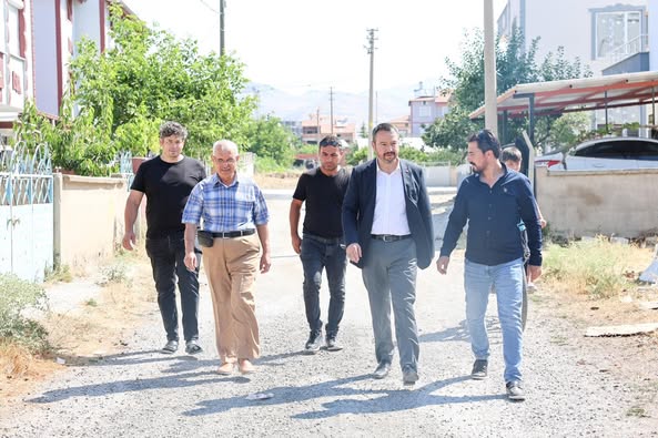 Sandıklı Belediyesi Kevser Mahallesi'nde Parke Taşı Döşeme Çalışmalarını İnceledi