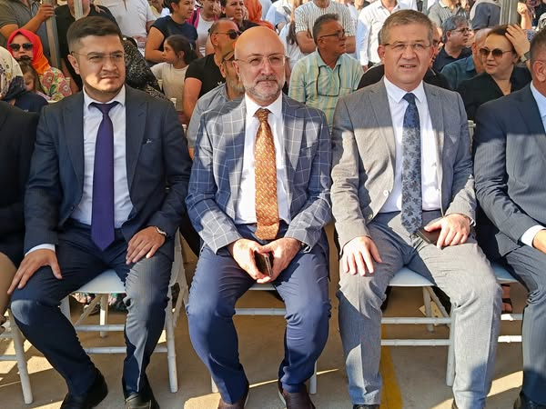 AK Parti Uşak İl Başkanlığı Yeni Hizmet Binası Açıldı