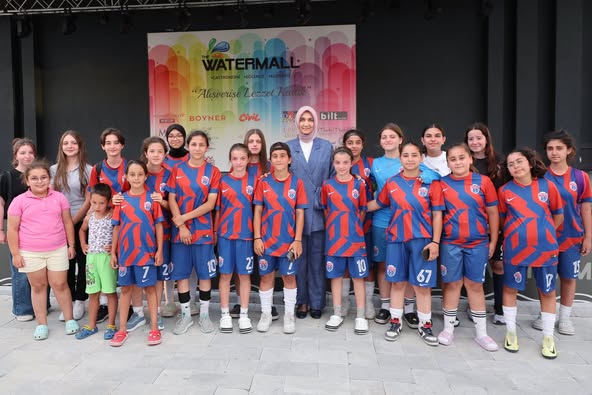 Afyonkarahisar'da Kız Futbol Takımı Ziyareti