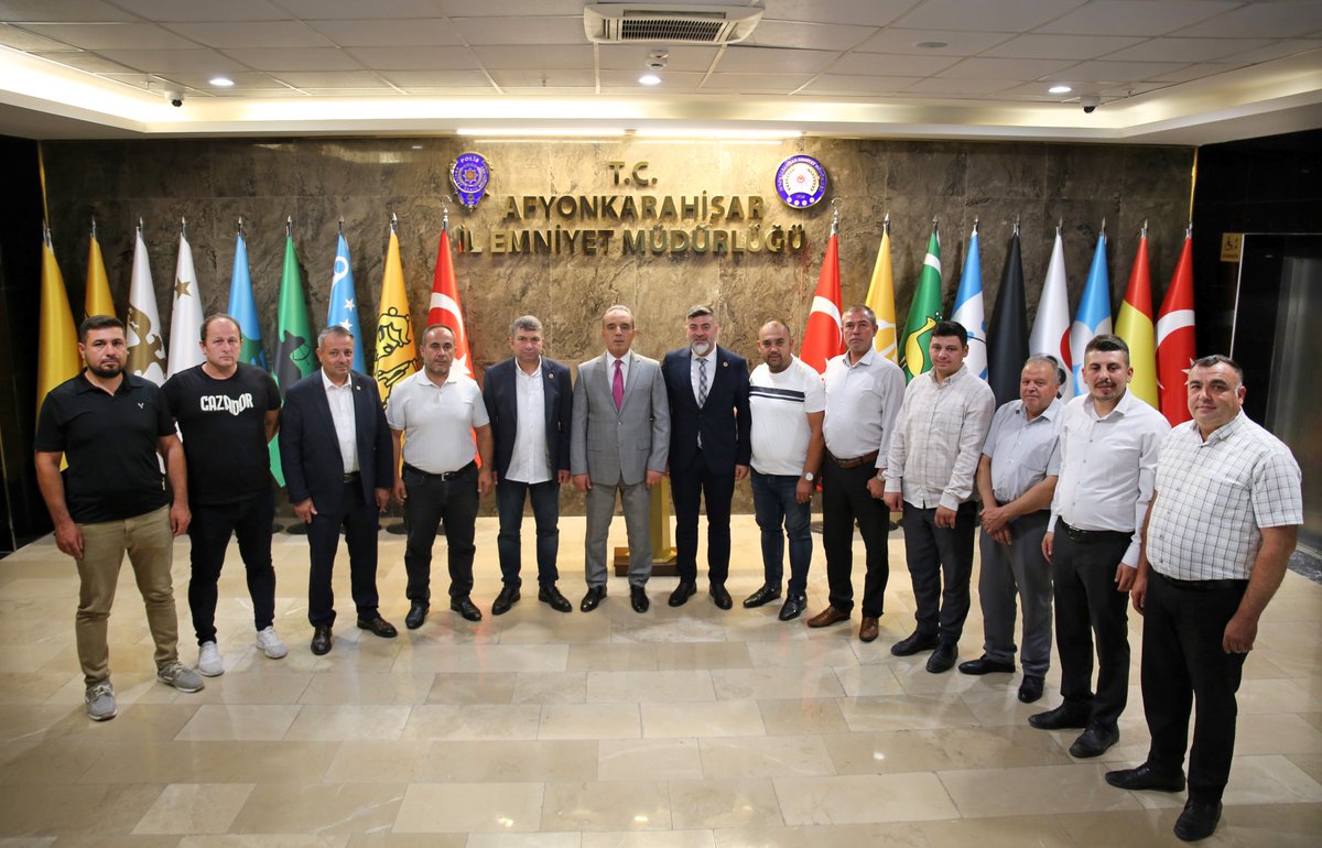 Afyonkarahisar Muhtarları Emniyet Müdürü'nü Ziyaret Etti