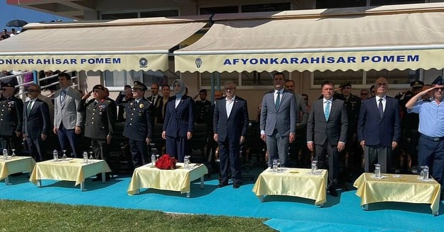 Afyonkarahisar Sağlık Bilimleri Üniversitesi Rektör Vekili, Polis Meslek Eğitim Merkezi Mezuniyet Törenine Katıldı