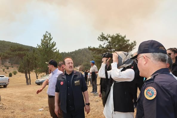Afyonkarahisar'da Orman Yangınına Karşı Koordineli Çalışmalar Sürüyor