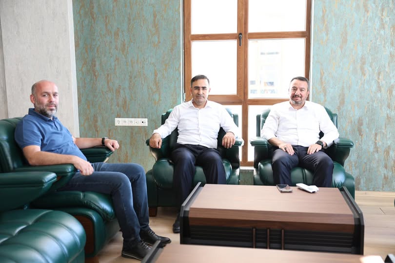 Afyonkarahisar Milletvekili Arslan, Sandıklı Belediye Başkanı Öztaş'ı Ziyaret Etti