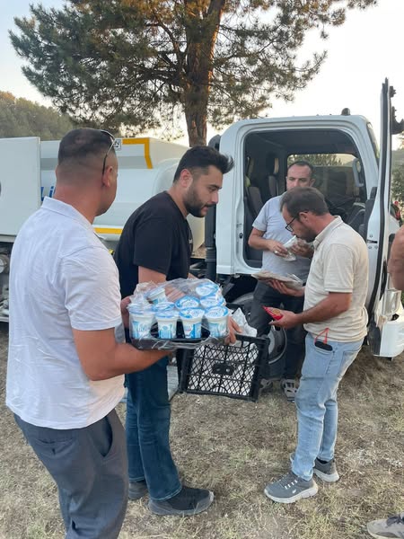 Afyonkarahisar'da Orman Yangını Sonrası AK Parti İl Başkanlığı Destek Oldu