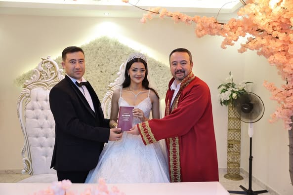 Sandıklı Belediye Başkanı Öztaş, Hemşehrilerinin Mutlu Günlerine Katıldı