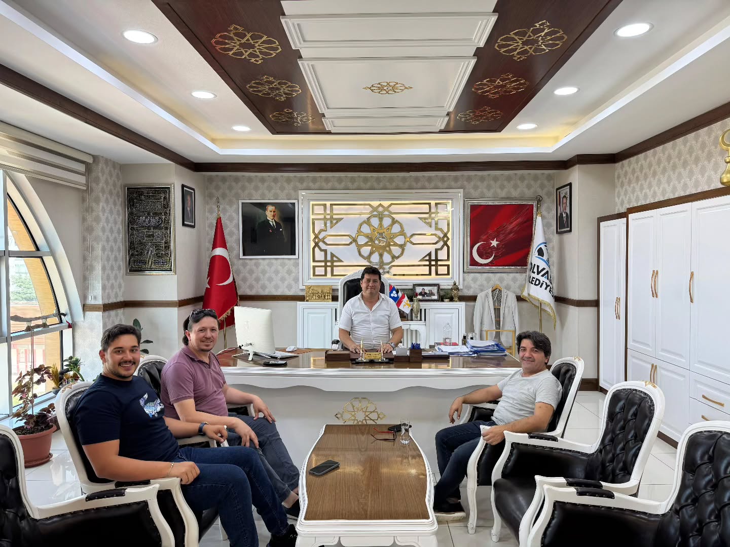 Bolvadin Belediye Başkanı Aynacı'yı İş Adamları Ziyaret Etti