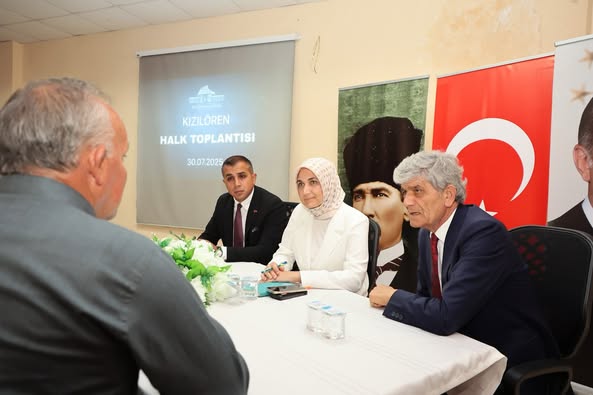 Afyonkarahisar Valisi, Kızılören'de Halk Günü Toplantısı'nda Vatandaşlarla Buluştu