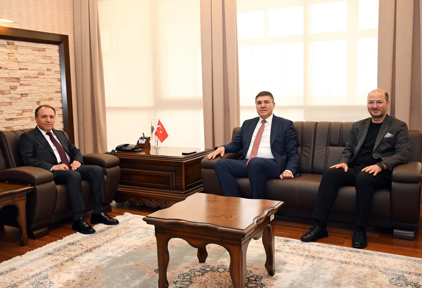 Burdur Mehmet Akif Ersoy Üniversitesi Rektörü AKÜ Rektörünü Ziyaret Etti