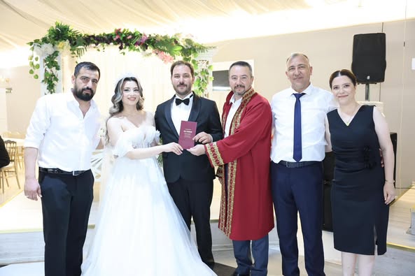 Sandıklı Belediye Başkanı Genç Çiftin Mutluluğuna Ortak Oldu