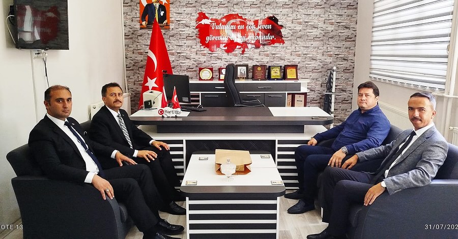 Bolvadin Belediye Başkanı Aynacı, Yeni İlçe Milli Eğitim Müdürü Keleş'i Ziyaret Etti