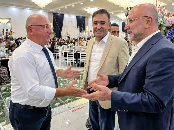 Ak Parti Delegasyonu, Afyon'da Mutlu Bir Düğün Törenine Katıldı