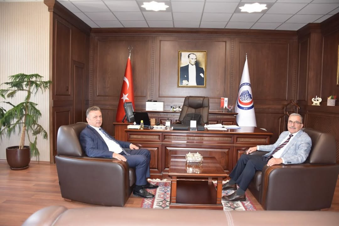 Karamanoğlu Mehmetbey Üniversitesi Rektörü Prof. Dr. Gavgalı, Afyonkarahisar Sağlık Bilimleri Üniversitesi Rektör Vekili'ni Ziyaret Etti