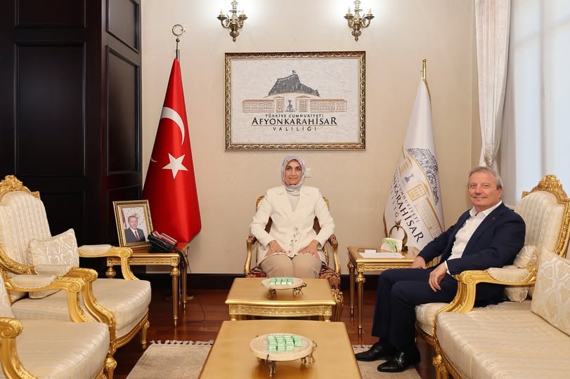 Afyonkarahisar Valisi, Eski Milletvekili Koçak'ı Makamında Ağırladı