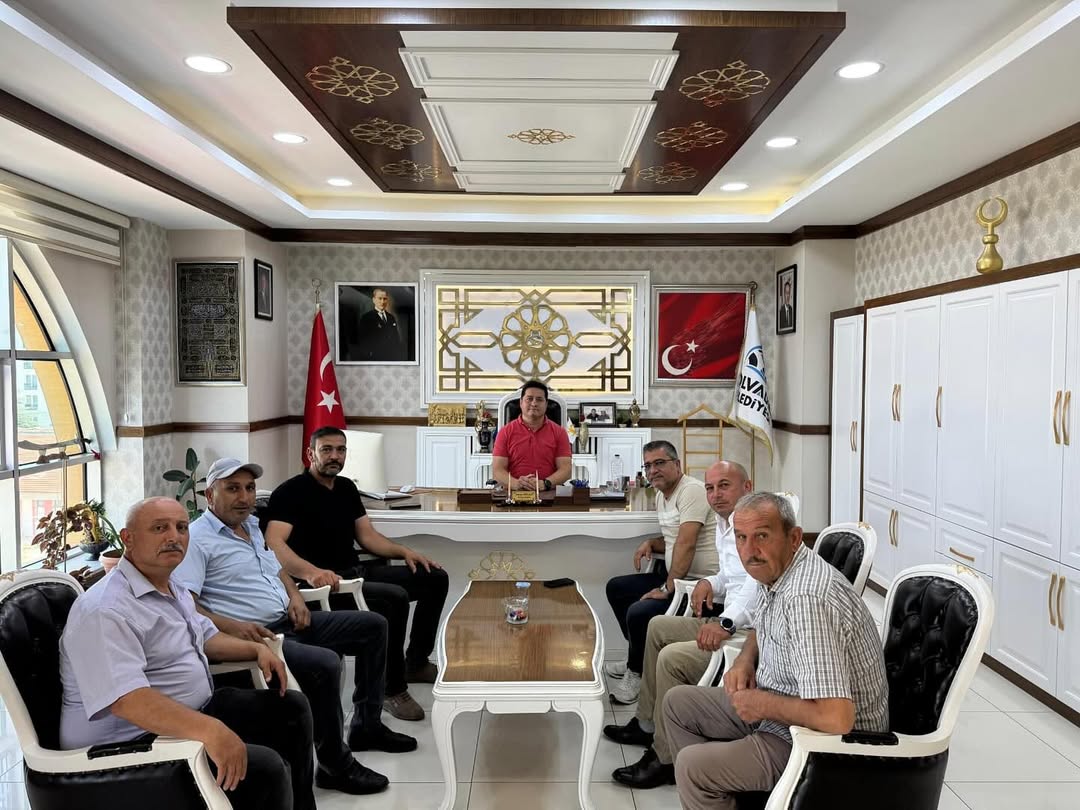 Bolvadin'den Nazik Ziyaret: Belediye Başkanı Aynacı'na Muhtarlar ve Meclis Üyesi Destek