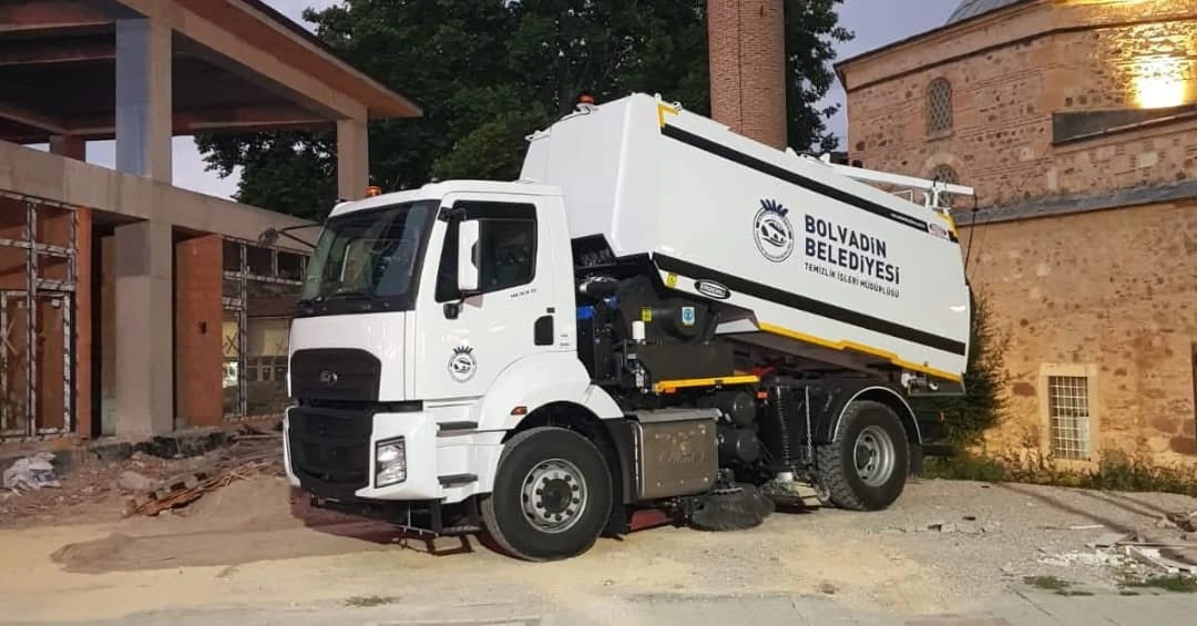 Bolvadin'e Modern Yol Temizlik Aracı: 7.5 Milyonluk Yatırım