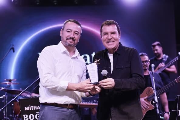 Sandıklı'da Mithat Körler Konseriyle Festival Coşkusu Yaşandı