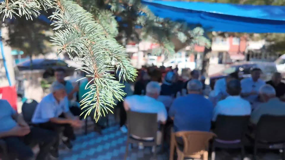 Afyonkarahisar'da Doğalgaz Açılışı: AK Parti İl Başkanlığı, Sevgi ve Hizmet Vaadiyle Başladı