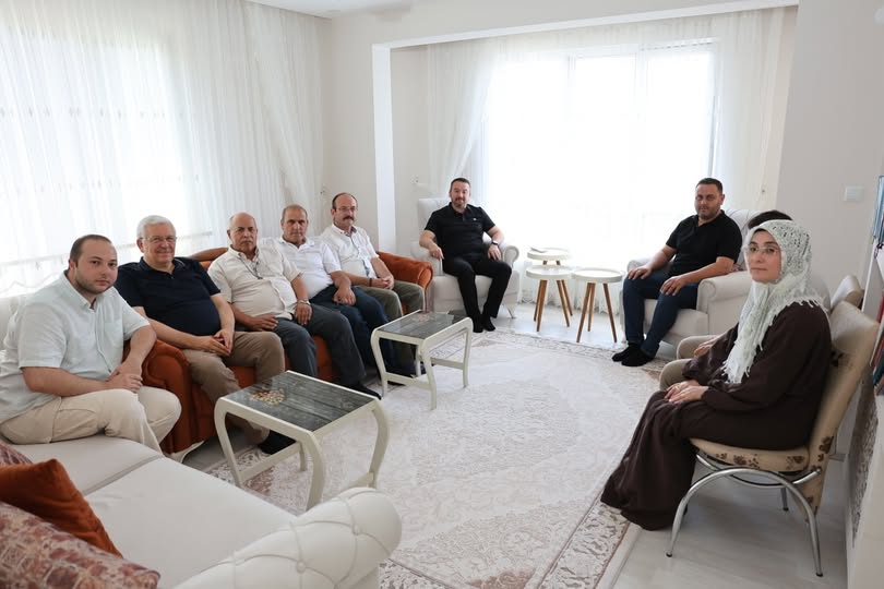 Sandıklı Belediye Başkanı Öztaş, Umre'den Dönen Meclis Üyesi Ulusoy'u Ziyaret Etti