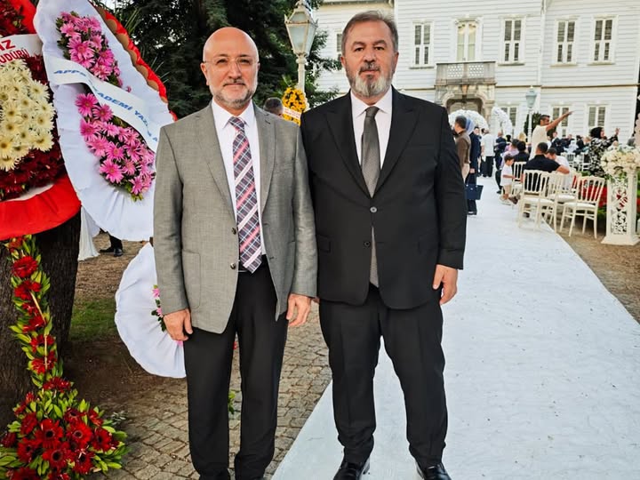 Ak Parti Afyon İl Başkanı İstanbul'da Düğün Merasimine Katıldı