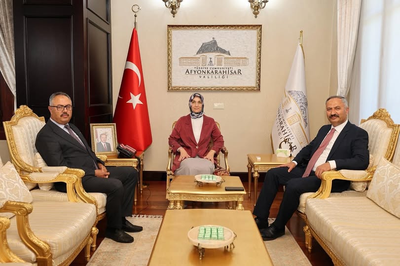 Vali Yiğitbaşı, Anayasa Mahkemesi Üyesi Akçil'i Makamında Kabul Etti
