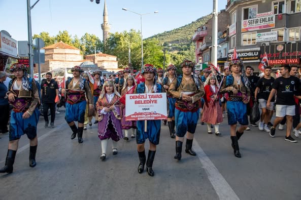 Türkiye Halk Oyunları Şampiyonası Coşkuyla Başladı