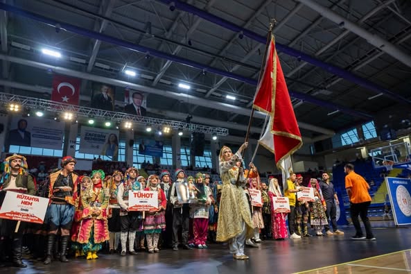 Türkiye Halk Oyunları Şampiyonası Coşkusu Şehirde Sürüyor