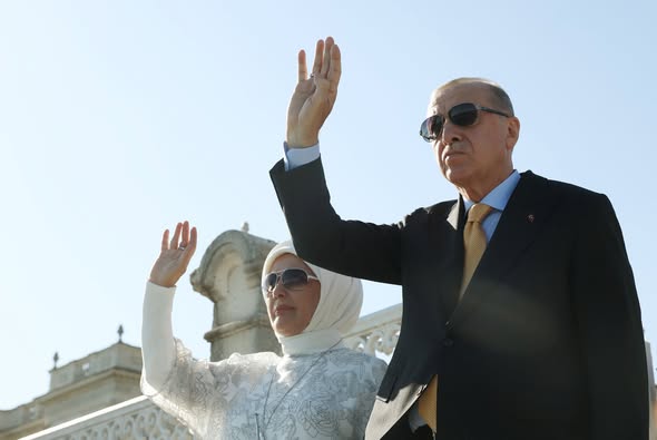 Cumhurbaşkanı Erdoğan, TEKNOFEST Mavi Vatan'da Donanmayı Selamladı