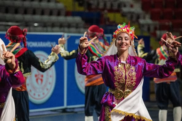 Büyükler Halk Oyunları Türkiye Şampiyonası Afyonkarahisar'da Muhteşem Final