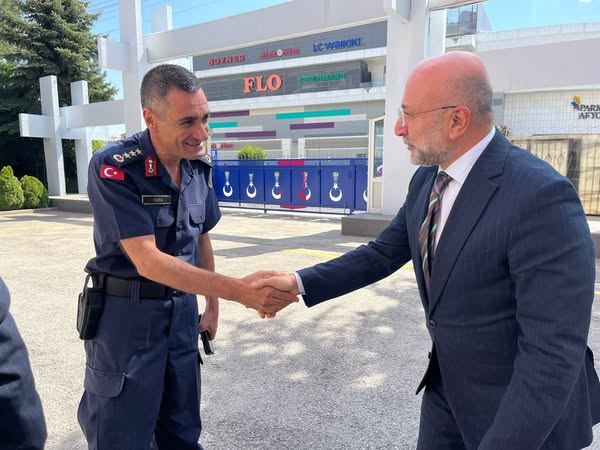 Ak Parti Afyon İl Başkanı, Yeni İl Jandarma Komutanını Ziyaret Etti